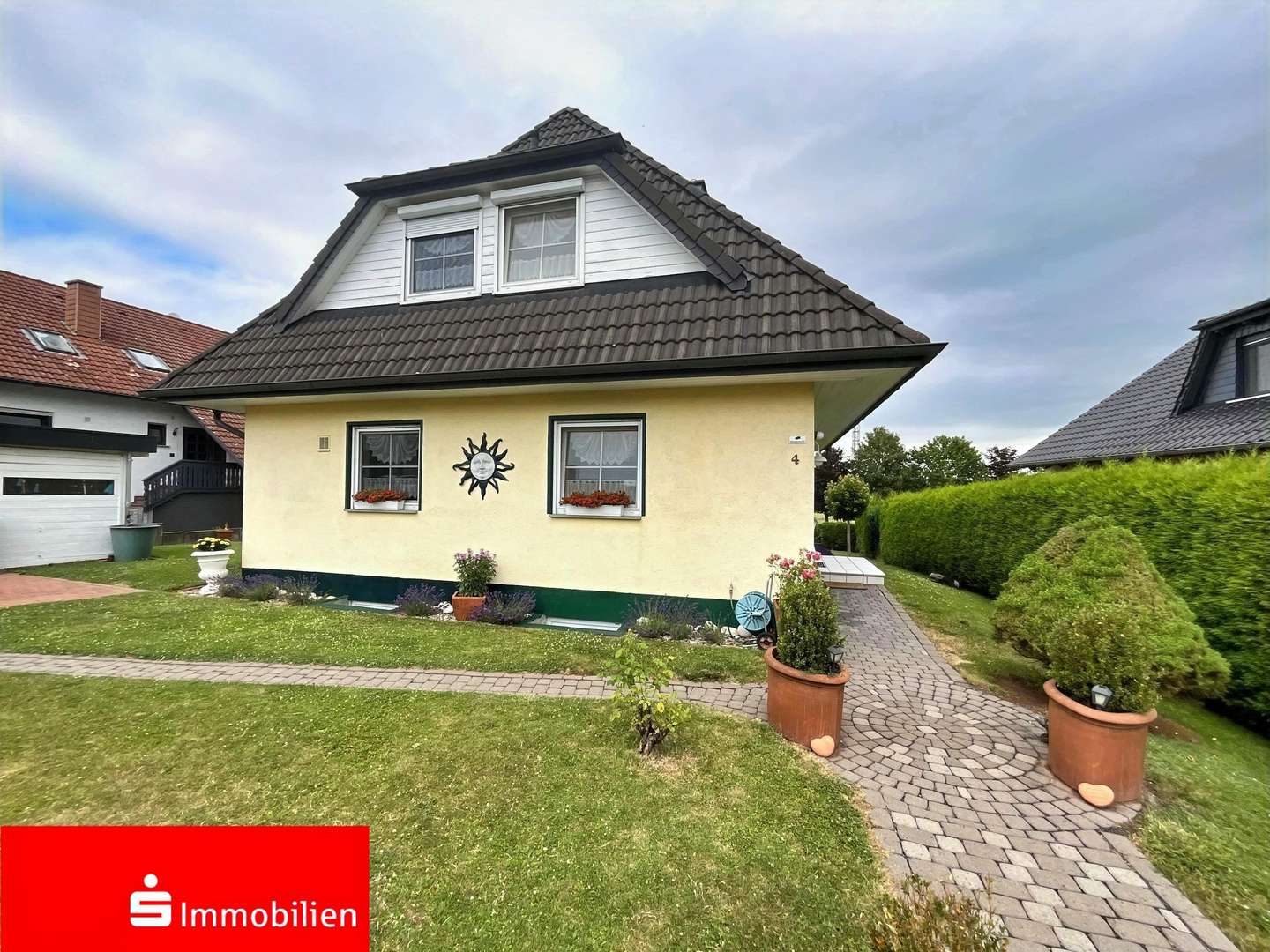 Vorderansicht Vorderansicht - Einfamilienhaus in 37269 Eschwege mit 121m² kaufen