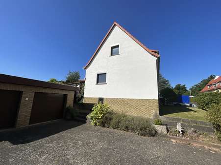Seitenansicht Seitenansicht - Doppelhaushälfte in 37269 Eschwege mit 107m² kaufen