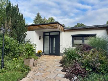 Eingang - Bungalow in 37287 Wehretal mit 355m² kaufen