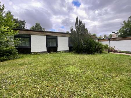 Vorgarten - Bungalow in 37287 Wehretal mit 355m² kaufen