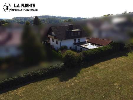 Ansicht aus dem Feld - Mehrfamilienhaus in 35066 Frankenberg mit 240m² kaufen