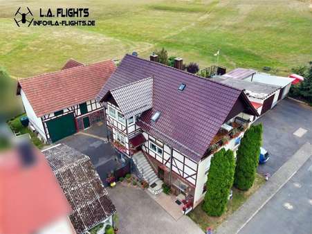 Drohnenaufnahme - Einfamilienhaus in 35114 Haina mit 235m² kaufen