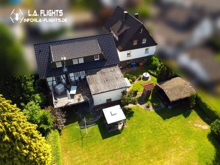 Ansicht aus dem Garten - Einfamilienhaus in 35099 Burgwald mit 348m² kaufen
