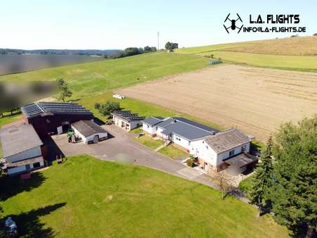 Wohnhaus mit Blick aufs Feld - Landwirtschaftlicher Betrieb in 35066 Frankenberg mit 240m² kaufen