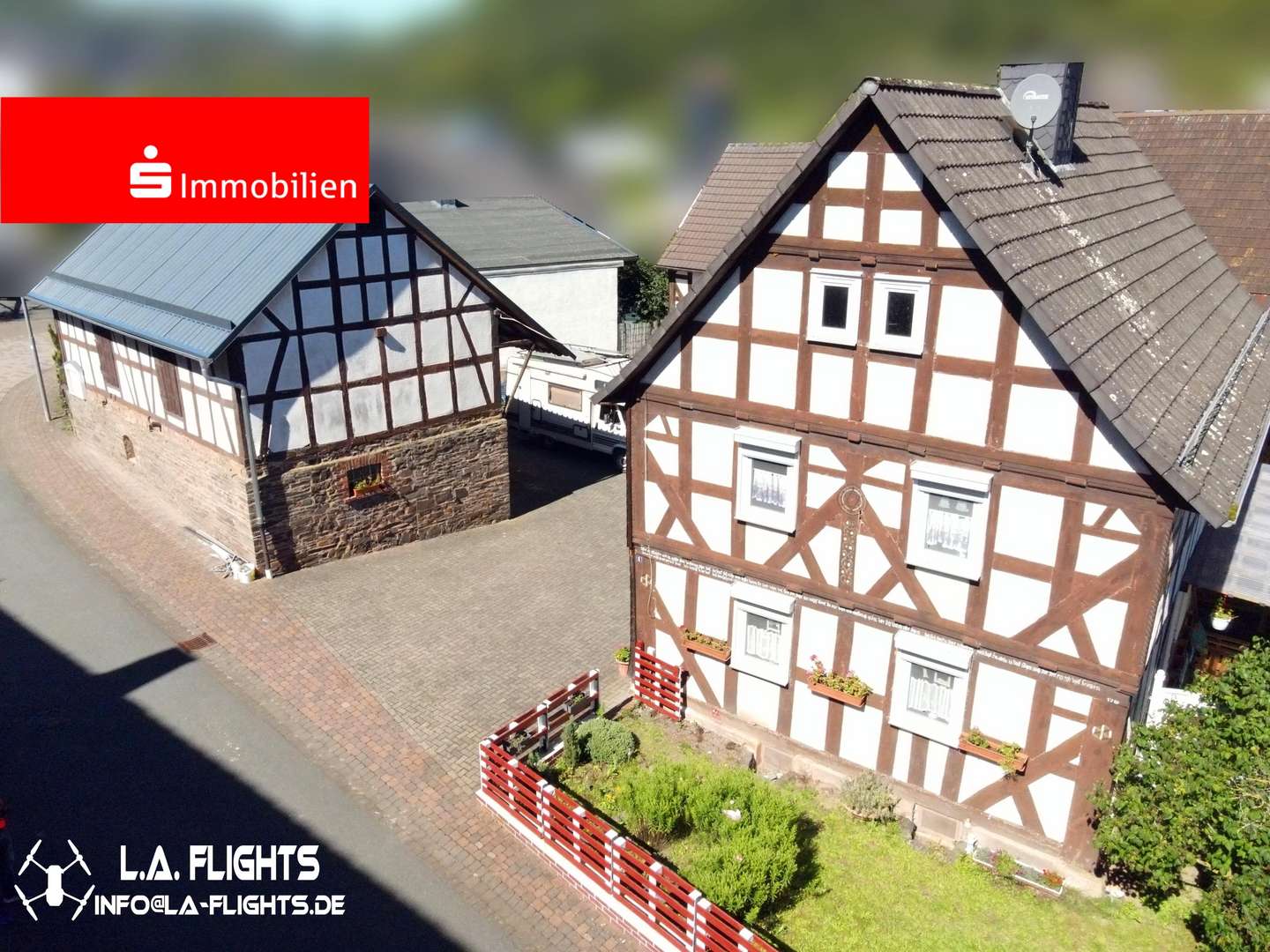 Ansicht von der Straße - Einfamilienhaus in 35088 Battenberg mit 170m² kaufen