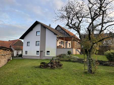 Ansicht aus dem Garten (Neubau) - Zweifamilienhaus in 35066 Frankenberg mit 370m² kaufen