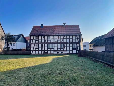 Ansicht aus dem Kirchgarten - Einfamilienhaus in 35066 Frankenberg mit 120m² kaufen