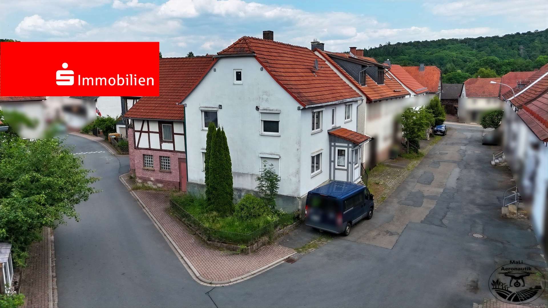 Ansicht von der Straße - Einfamilienhaus in 35104 Lichtenfels mit 120m² kaufen