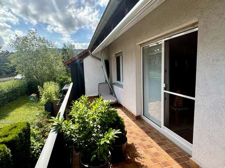 Balkon mit Markise - Etagenwohnung in 34537 Bad Wildungen mit 81m² kaufen