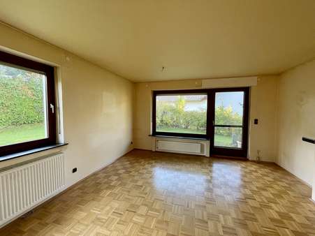 Wohnzimmer EG - Zweifamilienhaus in 35285 Gemünden mit 160m² als Kapitalanlage kaufen