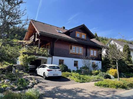 Ansicht von der Straße - Einfamilienhaus in 35088 Battenberg mit 148m² kaufen