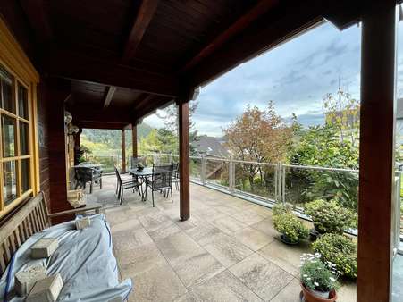 teilüberdachte Terrasse - Einfamilienhaus in 35088 Battenberg mit 148m² kaufen