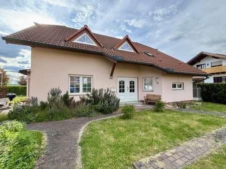 Zugänge zum Haus Zugänge zum Haus - Einfamilienhaus in 34590 Wabern mit 220m² kaufen