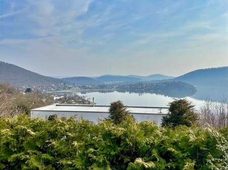 Seeblick von der Terrasse Seeblick von der Terrasse - Ferienhaus in 34549 Edertal mit 79m² als Kapitalanlage kaufen