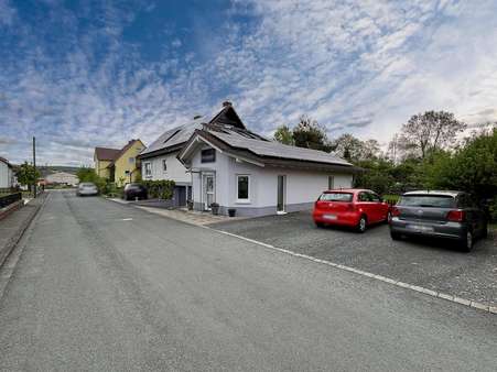 Hausansicht von der Straße - Einfamilienhaus in 34549 Edertal mit 90m² kaufen