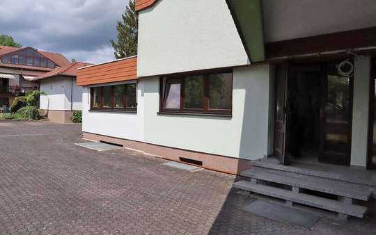Eingangsbereich - Bürohaus in 36043 Fulda mit 324m² günstig mieten
