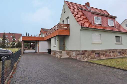Zufahrt zum Büro-/Praxisgebäude - Bürohaus in 36043 Fulda mit 324m² günstig mieten