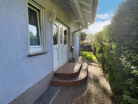 Eingangsbereich - Nordseite - Zweifamilienhaus in 36452 Kaltennordheim mit 278m² kaufen