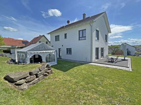 Ebenerdiges Gartengrundstück - Einfamilienhaus in 36154 Hosenfeld mit 164m² kaufen