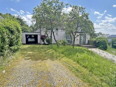 Zufahrt zum Haus - Zweifamilienhaus in 36093 Künzell mit 222m² kaufen