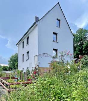 Wohnen mit Gartenidylle - Zweifamilienhaus in 36364 Bad Salzschlirf mit 146m² kaufen