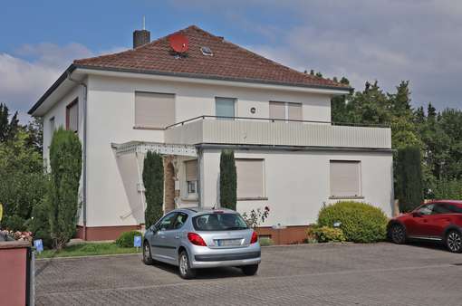 Das Wohnhaus mit Büroräumen im Anbau - Mehrfamilienhaus in 36043 Fulda mit 202m² kaufen