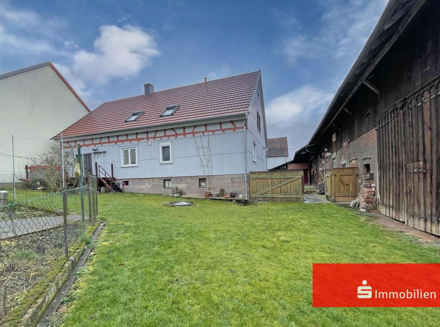 Wohnhaus mit Wiese und Nutzgarten - Einfamilienhaus in 36103 Flieden mit 220m² kaufen