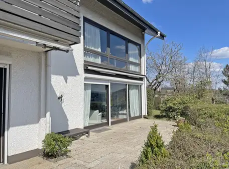 Viel Platz, viel Stil, viele Möglichkeiten - Wohntraum mit Sauna, Terrasse & Ausblick über Fulda