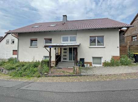 Das Zweifamilienhaus in Büchenberg Das Zweifamilienhaus in Büchenberg - Zweifamilienhaus in 36124 Eichenzell mit 250m² kaufen