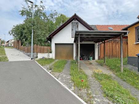 Doppelgarage mit Nebengebäude/Werkstatt Doppelgarage mit Nebengebäude/Werkstatt - Zweifamilienhaus in 36124 Eichenzell mit 250m² kaufen