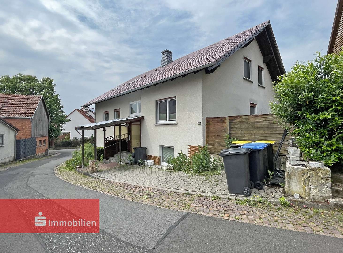 Zweifamilienhaus mit möglicher Einliegerwohnung Zweifamilienhaus mit möglicher Einliegerwohnung - Zweifamilienhaus in 36124 Eichenzell mit 250m² kaufen
