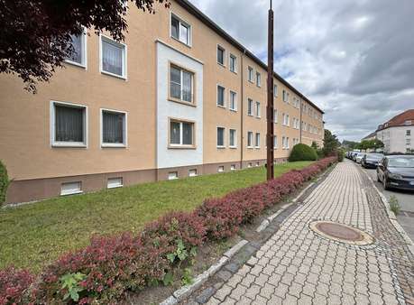 Straßenansicht Haus Nr. 21 Straßenansicht Haus Nr. 21 - Wohnanlage in 04617 Rositz mit 847m² als Kapitalanlage kaufen