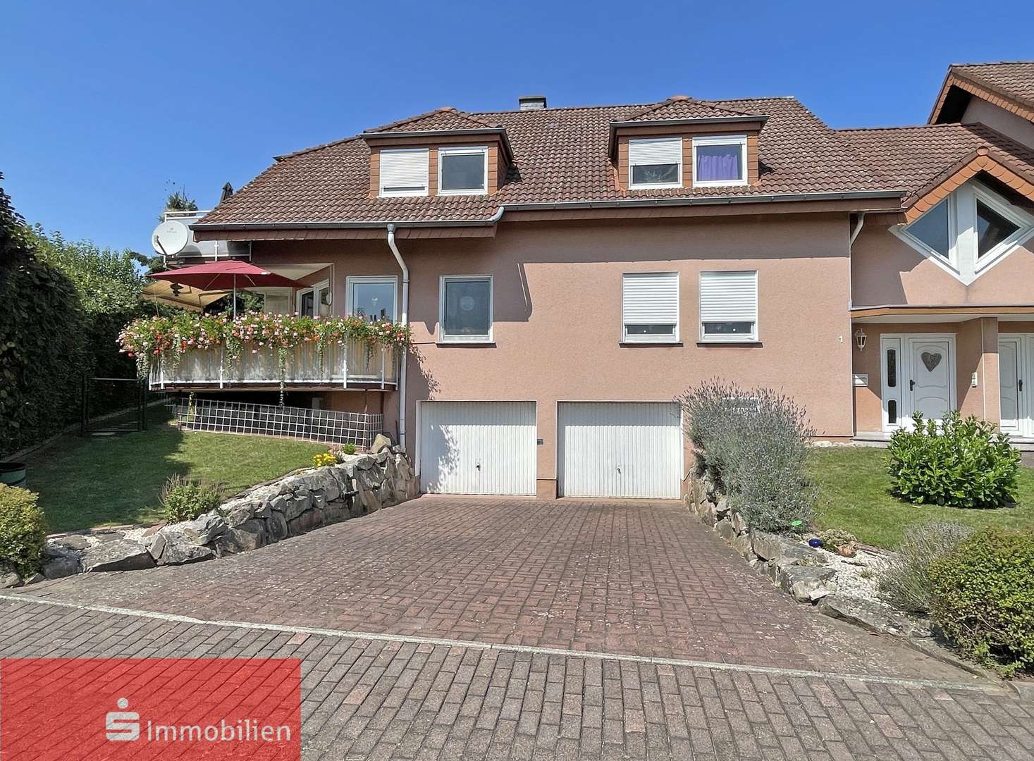 Doppelhaushälfte mit zwei Wohnungen - Doppelhaushälfte in 36093 Künzell mit 216m² kaufen