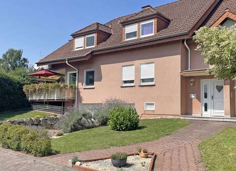 Eingangsbereich der Doppelhaushälfte - Doppelhaushälfte in 36093 Künzell mit 216m² kaufen