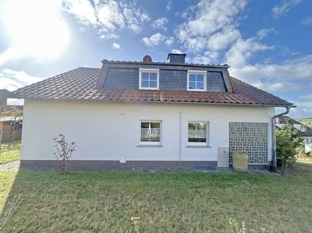 Rückansicht Rückansicht - Einfamilienhaus in 36100 Petersberg mit 155m² kaufen