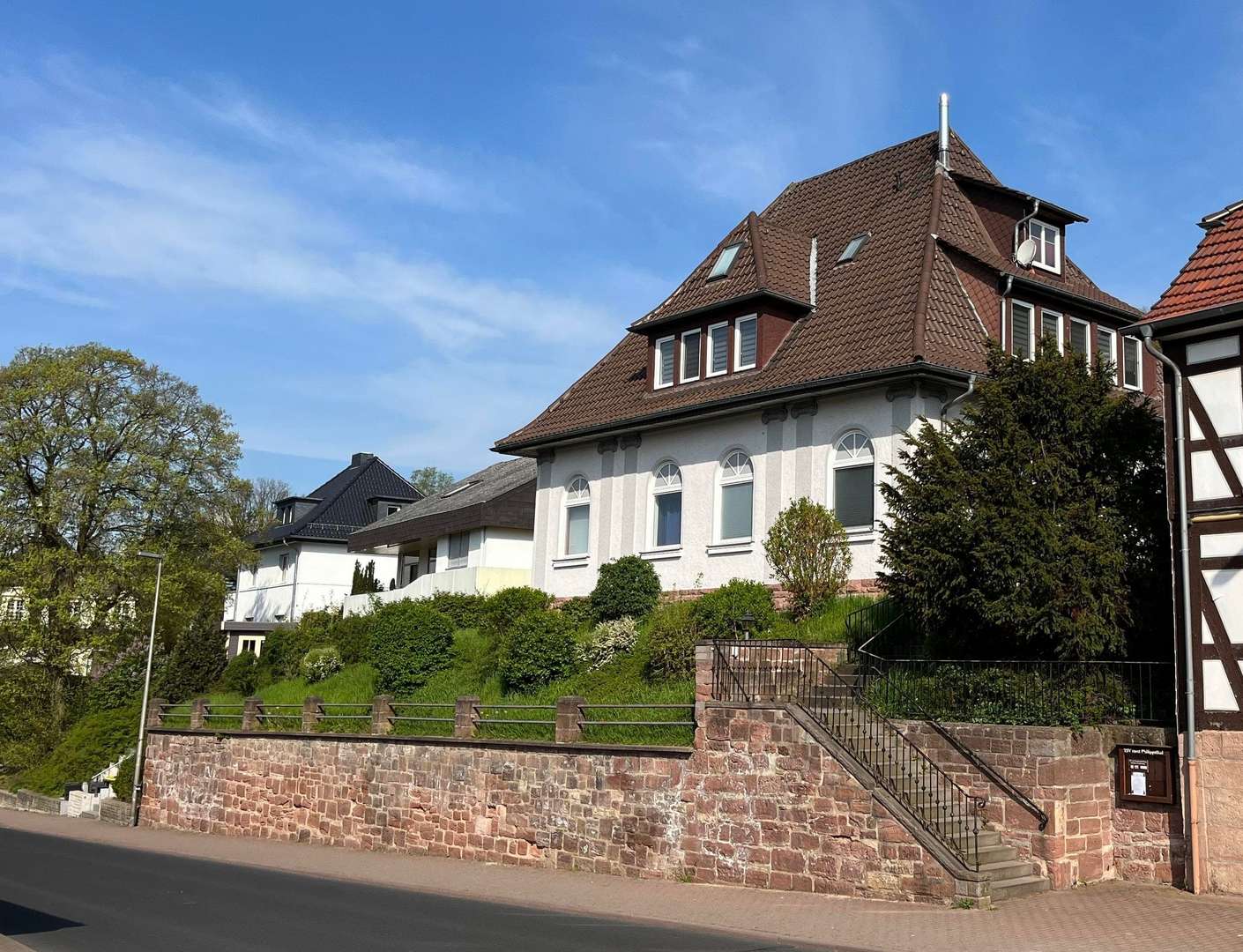 Straßenansicht - Mehrfamilienhaus in 36269 Philippsthal mit 294m² kaufen