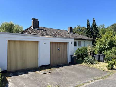 Garagen an der Straßenseite - Mehrfamilienhaus in 36251 Bad Hersfeld mit 240m² kaufen