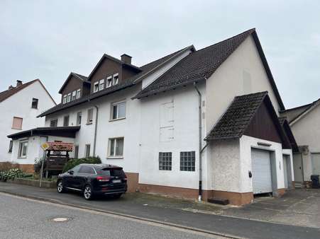 Straßenansicht - Mehrfamilienhaus in 36251 Ludwigsau mit 380m² kaufen