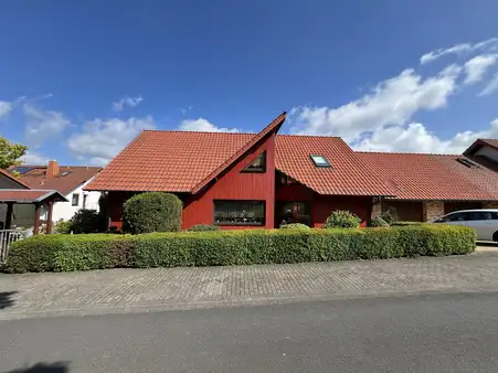 Zweifamilienhaus mit Doppelgarage in Dorndorf