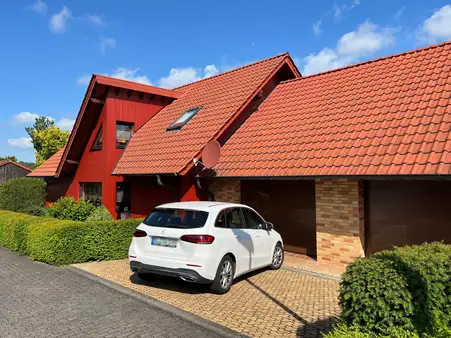 Zweifamilienhaus mit Doppelgarage in Dorndorf