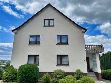 Hausansicht Eingang Hausansicht Eingang - Zweifamilienhaus in 36266 Heringen mit 190m² kaufen