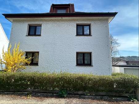 Südansicht Südansicht - Zweifamilienhaus in 36179 Bebra mit 172m² kaufen