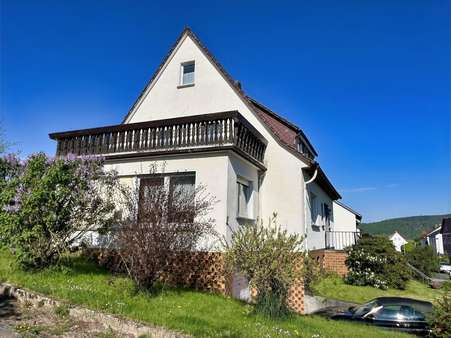 Hausansicht seitlich - Einfamilienhaus in 36266 Heringen mit 150m² kaufen