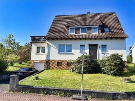 Hausansicht vorne - Einfamilienhaus in 36266 Heringen mit 150m² kaufen