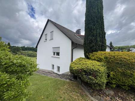 Hausansicht - Einfamilienhaus in 36282 Hauneck mit 182m² kaufen