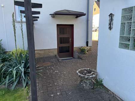 Zugang zum Garten - Doppelhaushälfte in 36266 Heringen mit 134m² kaufen