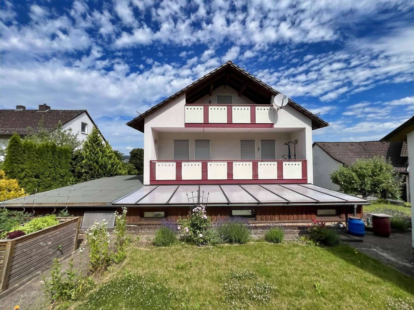 Ansicht aus dem Garten - Zweifamilienhaus in 36251 Bad Hersfeld mit 330m² kaufen