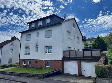 Straßenansicht - Zweifamilienhaus in 36251 Bad Hersfeld mit 330m² kaufen