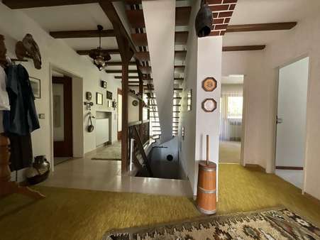 Flur EG - Einfamilienhaus in 35043 Marburg mit 167m² kaufen