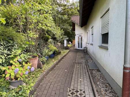 Erdgeschosswohnung in 35091 Cölbe mit 86m² kaufen